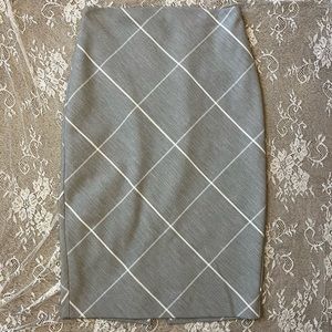 Express Gray and White Diamond Pattern Pencil Skirt